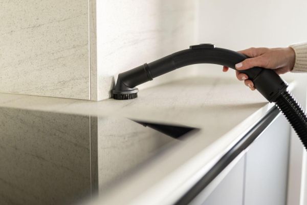 Прахосмукачка Gorenje VCE21G4EW с торба – 750 W, 3 L, HEPA филтър, телескопична тръба