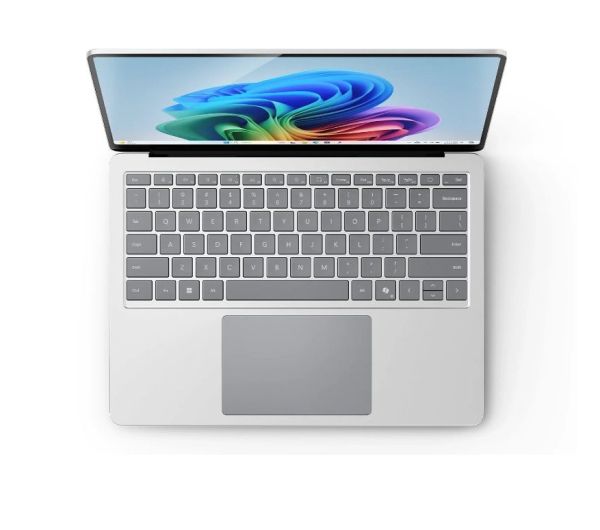Лаптоп Microsoft Surface Laptop 7 13,8" C10/16/512 Con 13,8", 2304 x 1536, Windows 11 Home, ENG/INT, EMEA, COPILOT+ PC, Snapdragon X Plus, Platinum