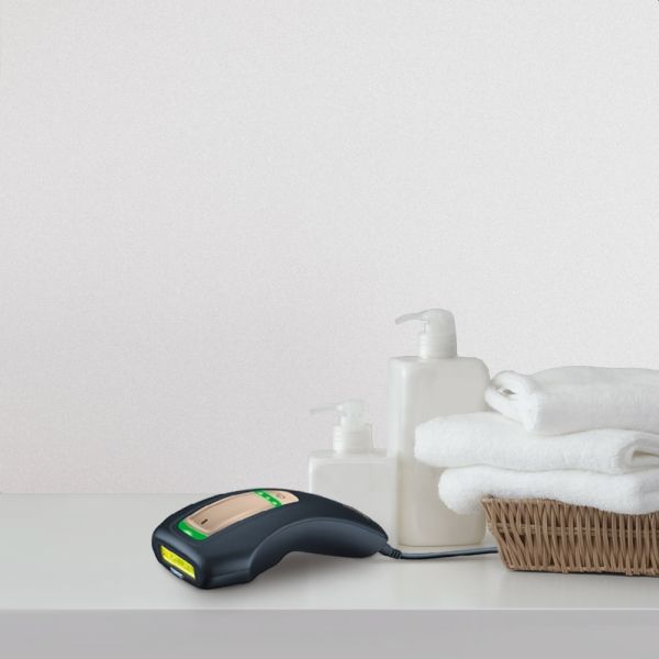 Фотоепилатор Beurer IPL 5800 PureSkin Pro Hair-remover, Auto flash, 3.1 cm2, 600 000 pulses, safe skin sensor, UV filter, 3 energy levels, black