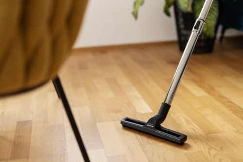 Прахосмукачка Gorenje VCE22G4HGR – 750W, 212W всмукателна мощност, HEPA E12, тиха работа 65 dB