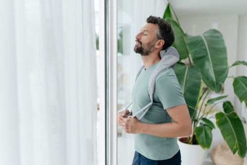 Масажор Beurer MG 154 3D Battery-Powered Neck Massager, 4 massage heads + 2 massage fingers;  2 speed; Hands-free; Automatic switch-off; Heat function; Washable removable cover