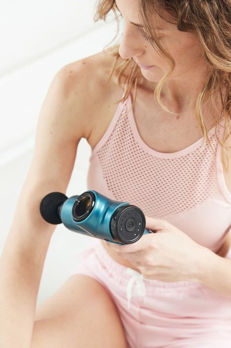 Масажор Beurer MG 99 deep tissue massager, 5 intensity levels, 4 massage attachments, Lithium-ion battery up to 5h of use, storage case