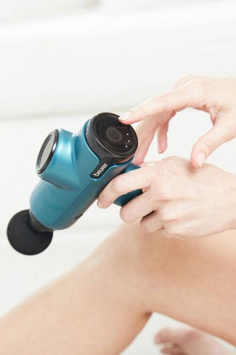 Масажор Beurer MG 99 deep tissue massager, 5 intensity levels, 4 massage attachments, Lithium-ion battery up to 5h of use, storage case