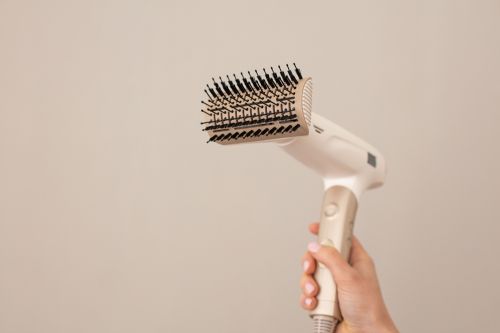 Сешоар Beurer HC 150 FusionDry Pro Hair dryer - Powerful, brushless motor, Ergonomic folding handle, Ion function, 3 heat & blower settings, cold air, Extra quiet, EasyClick - Magnetic attachments, LCD display, Bag