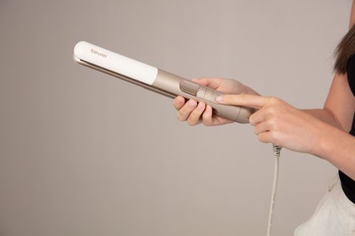 Преса Beurer HS 70 Hair straightener, Ceramic-coated heating plates, Rounded housing, Ion function, Multi-stage temperature setting from 100°C - 220 °C, Automatic switch-off after 30 minutes, Button lock, heat-resistant storage bag