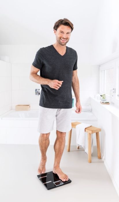 Везна Beurer BF 720 BT diagnostic bathroom scale in black, Weight, body fat, body water, muscle percentage, bone mass, AMR/BMR calorie display; BMI calculation; Black LCD display; white illumination with display of user's initials; Bluetooth; 180 kg / 100